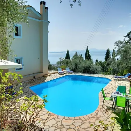 Apolysoi Sleeps 5 Pool Air Con Wifi