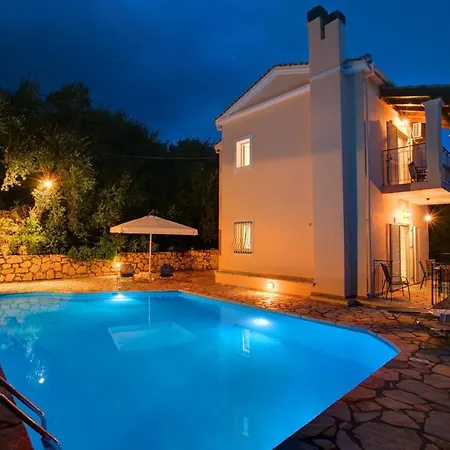 Apolysoi Sleeps 5 Pool Air Con Wifi